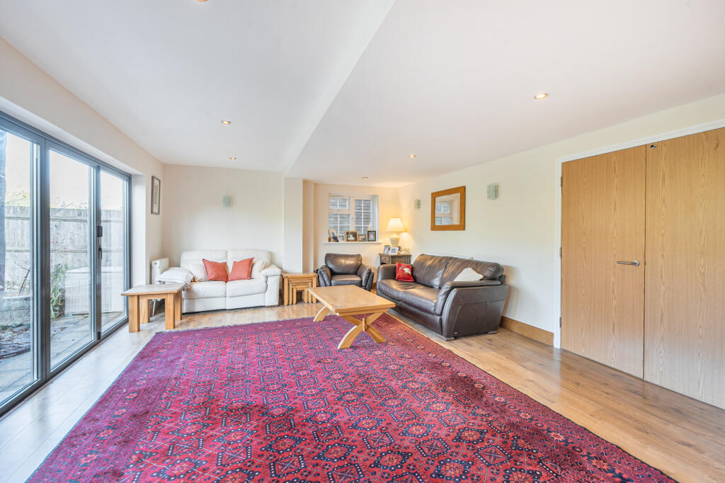 Additional image 8 of Long Buftlers, Harpenden, AL5