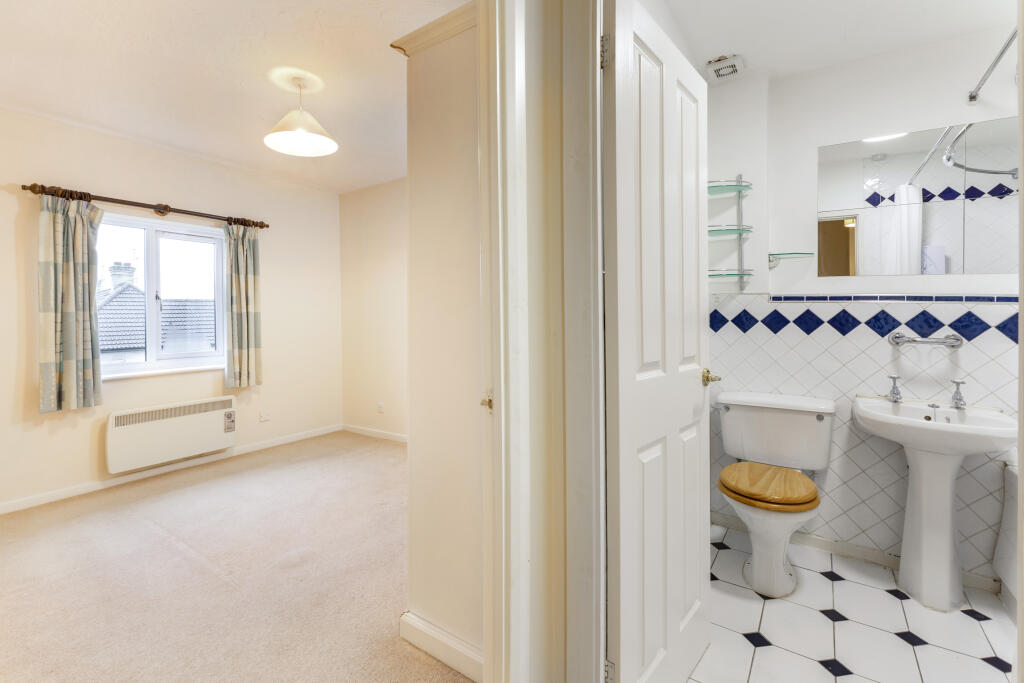 Additional image 12 of Robin Court, Harpenden, AL5