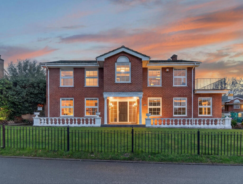 Moffats Lane, Brookmans Park, AL9