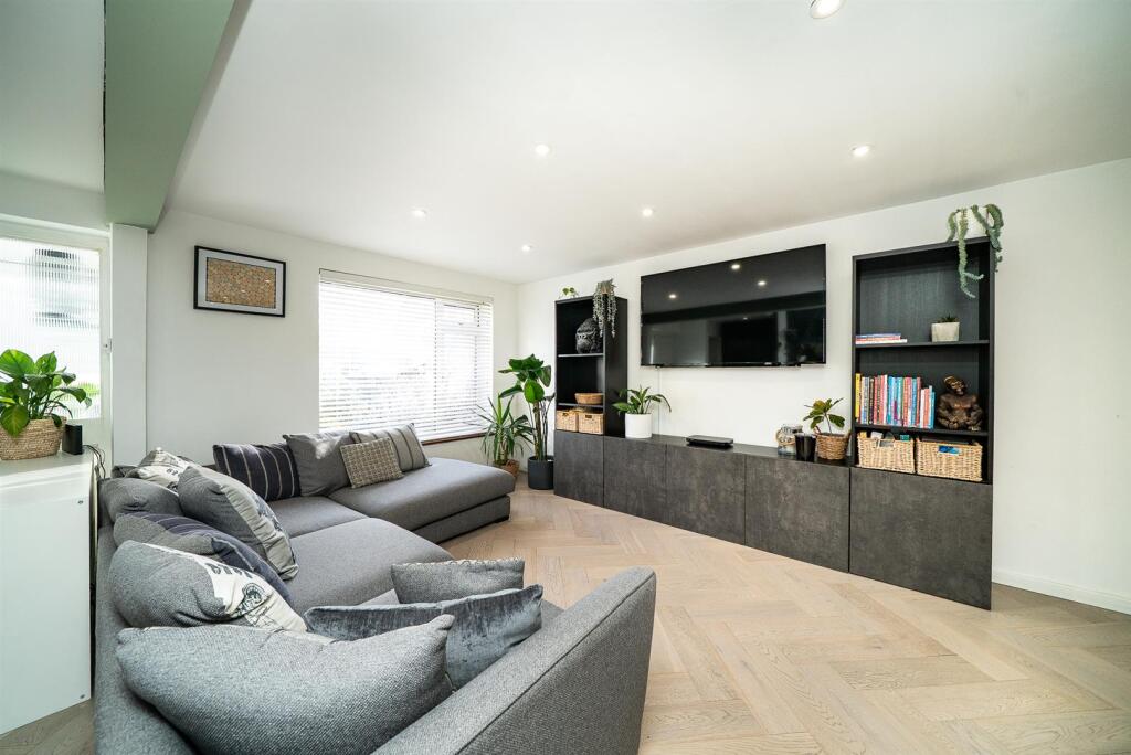 Additional image 2 of Maplefield, Park Street, St. Albans