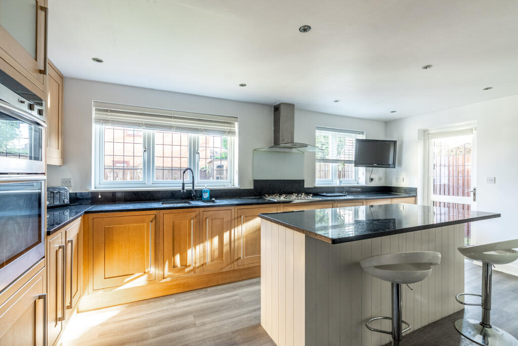 Additional image 13 of Regent Close, St. Albans, Hertfordshire, AL4