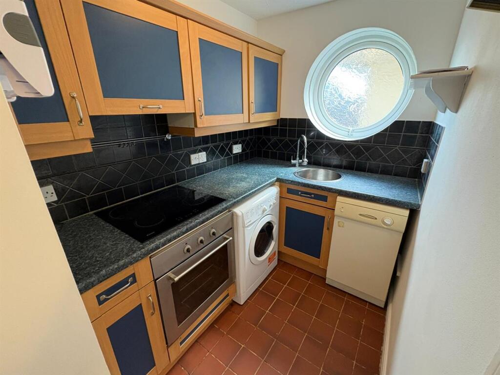 Additional image 6 of Walsingham Close, Hatfield