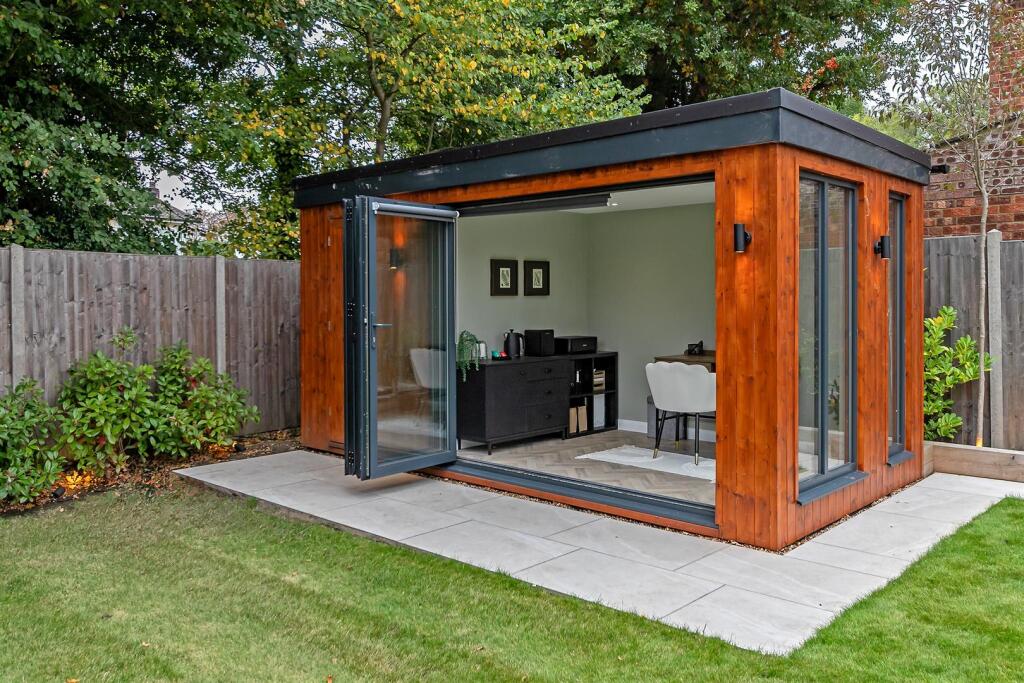 Additional image 30 of Ellenbrook Crescent