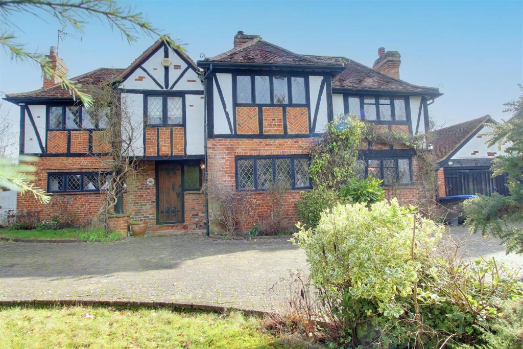 Great North Road, Brookmans Park,