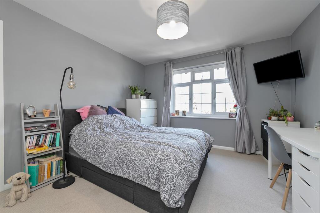 Additional image 19 of Blackthorn Close, St. Albans