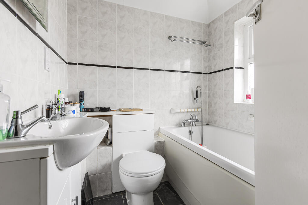 Additional image 11 of Walnut Grove, Welwyn Garden City, AL7