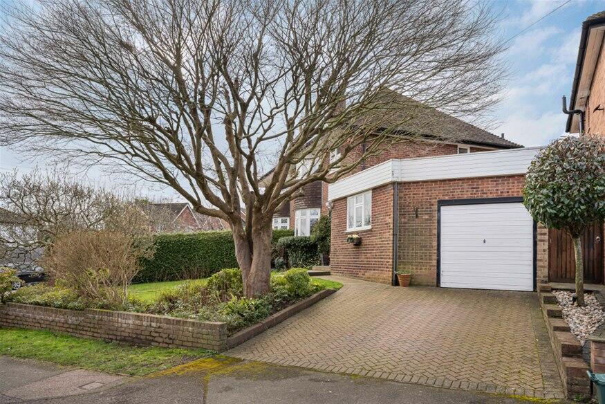 Additional image 12 of Roundwood Lane, Harpenden, AL5