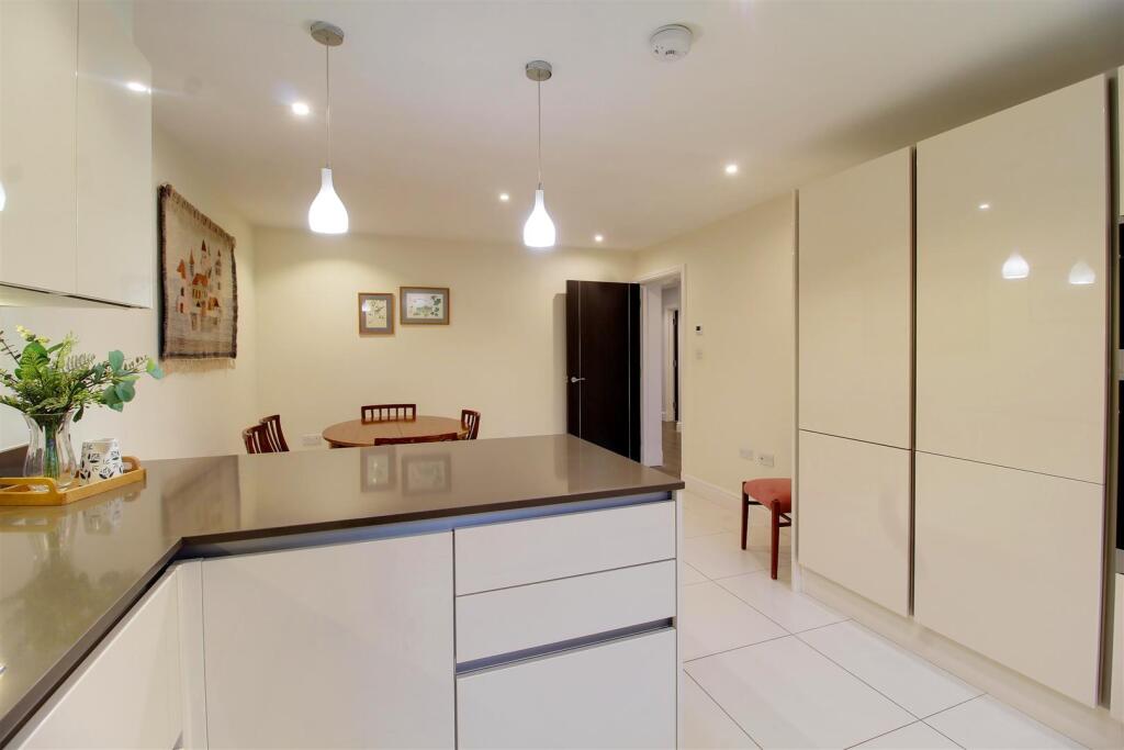 Additional image 13 of Bradmore Way, Brookmans Park