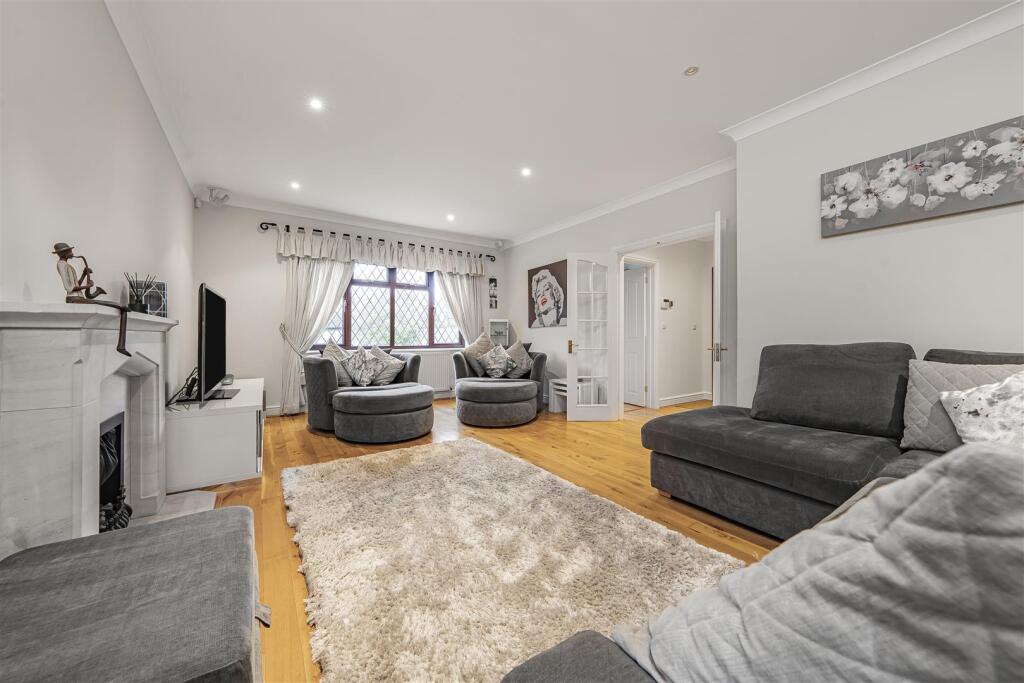 Additional image 25 of Hampstead Close, Bricket Wood, St. Albans