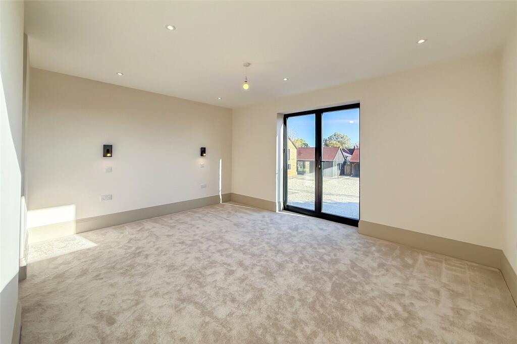 Additional image 14 of Oak Tree House, Kennel Lane, Kinsbourne Green, Harpenden, Hertfordshire, AL5