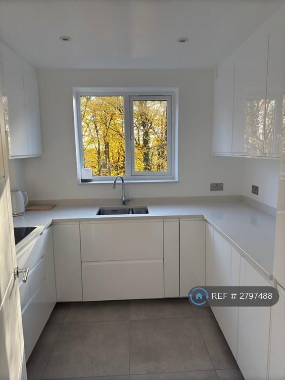 Additional image 8 of How Wood, Park Street, St. Albans, AL2