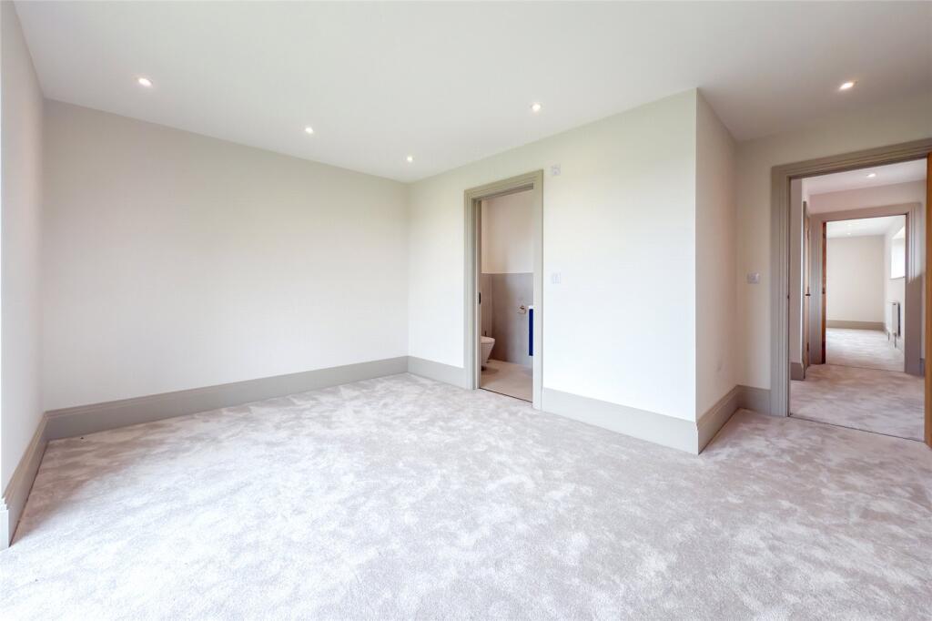 Additional image 25 of Oak Tree House, Kennel Lane, Kinsbourne Green, Harpenden, Hertfordshire, AL5