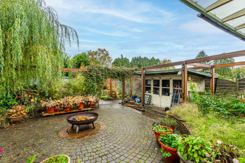 Additional image 23 of Bullens Green Lane, Colney Heath, St. Albans, Hertfordshire, AL4