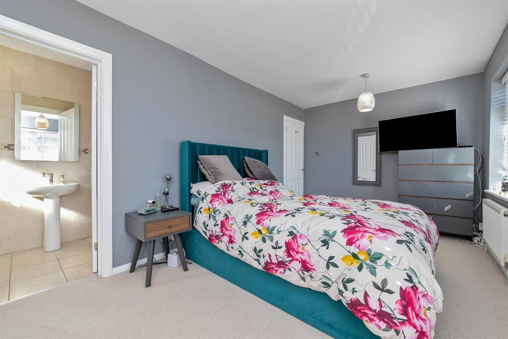 Additional image 14 of Blackthorn Close, St. Albans