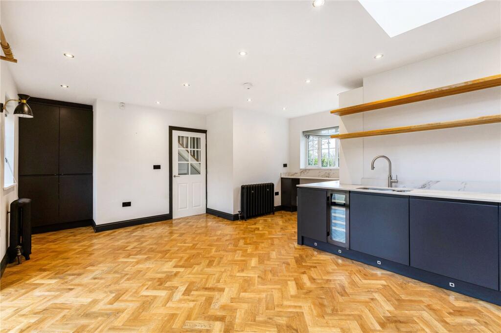 Additional image 19 of Meadow View, Redbourn, St. Albans, Hertfordshire, AL3