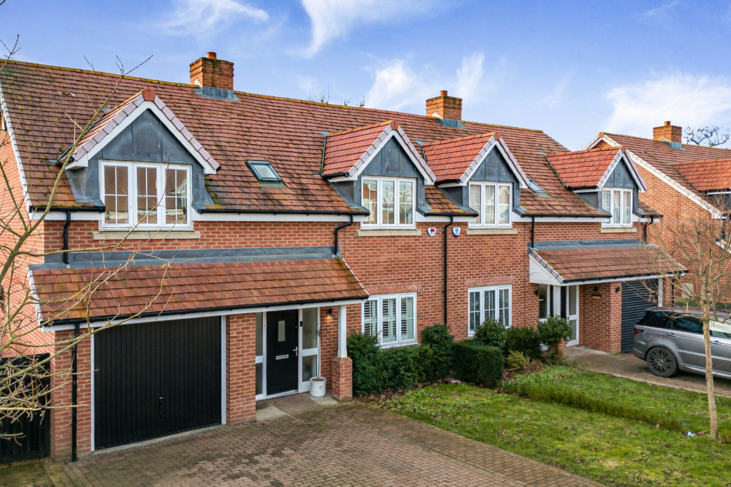 The Stables, Pottersheath, AL6