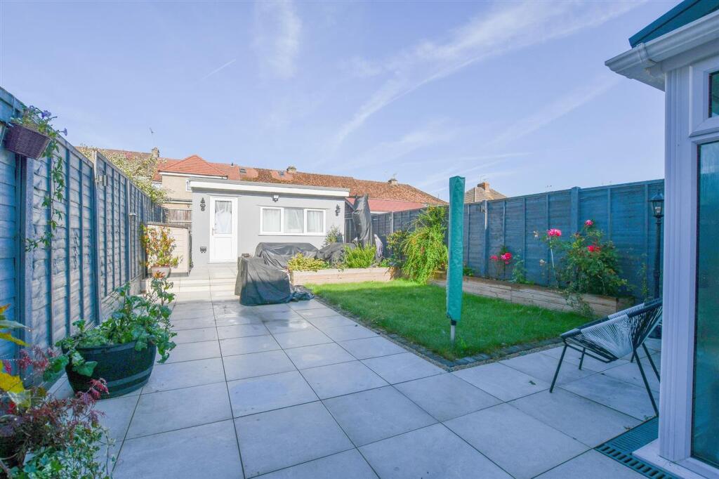 Additional image 2 of Kings Road, London Colney, AL2