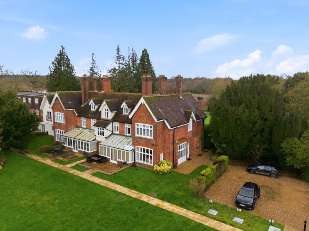 Additional image 13 of Astwick Manor, Coopers Green Lane, Hatfield, Hertfordshire, AL10