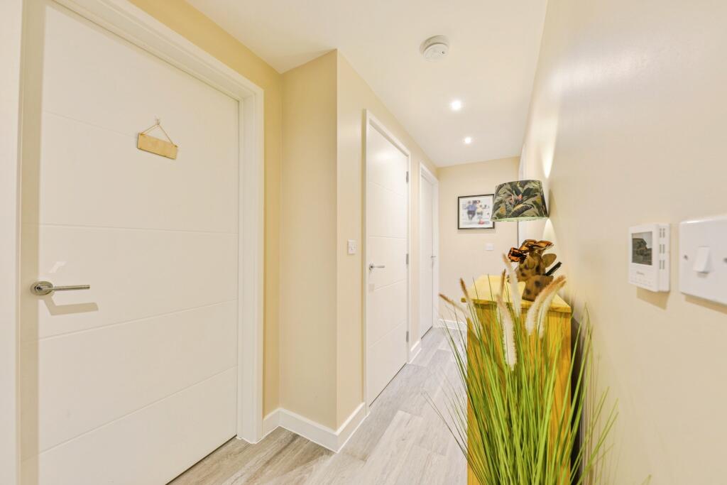 Additional image 19 of Town Centre, Hatfield, AL10