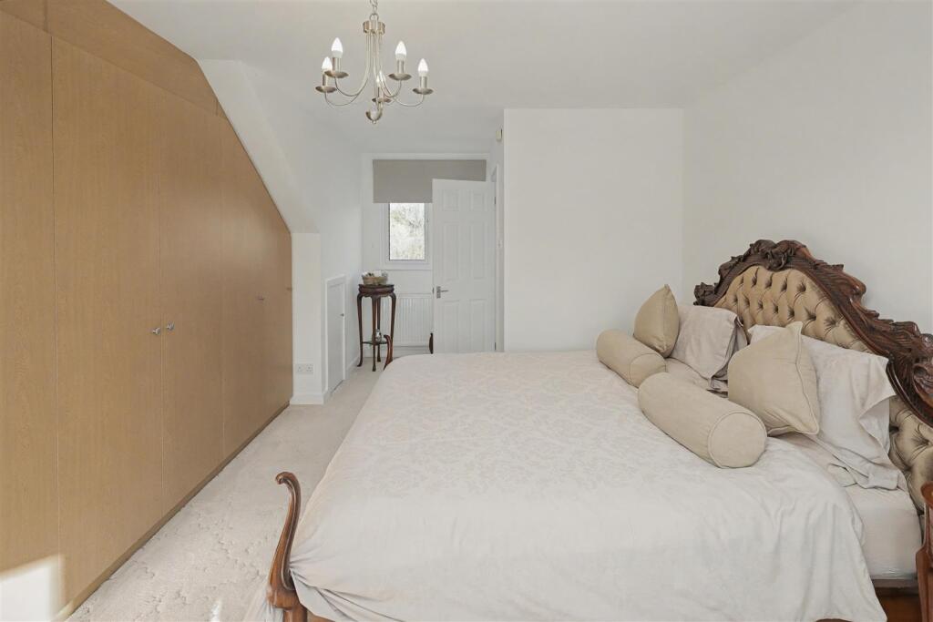 Additional image 12 of Bulls Lane, Brookmans Park