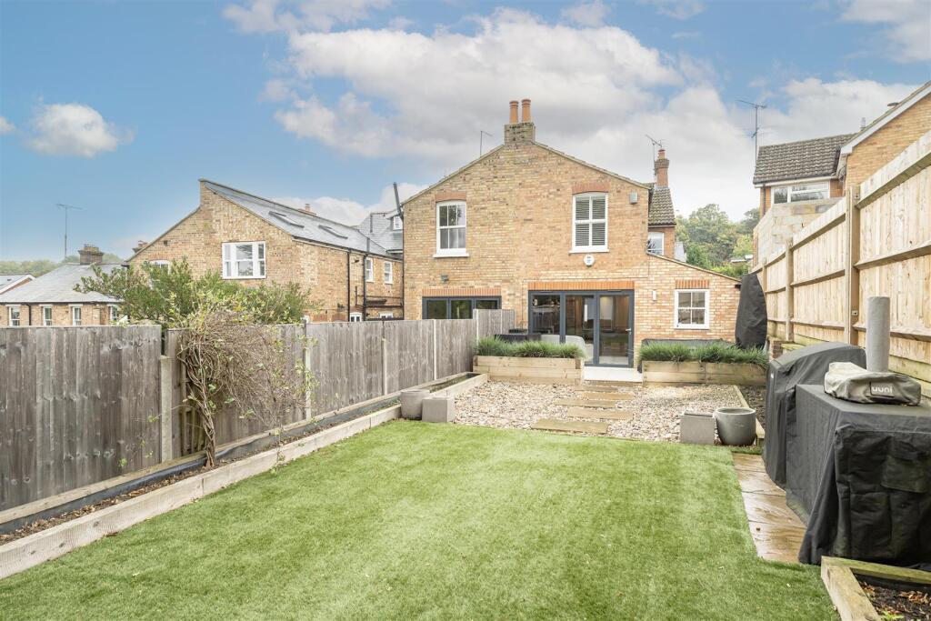 Additional image 11 of Park Mount, Harpenden