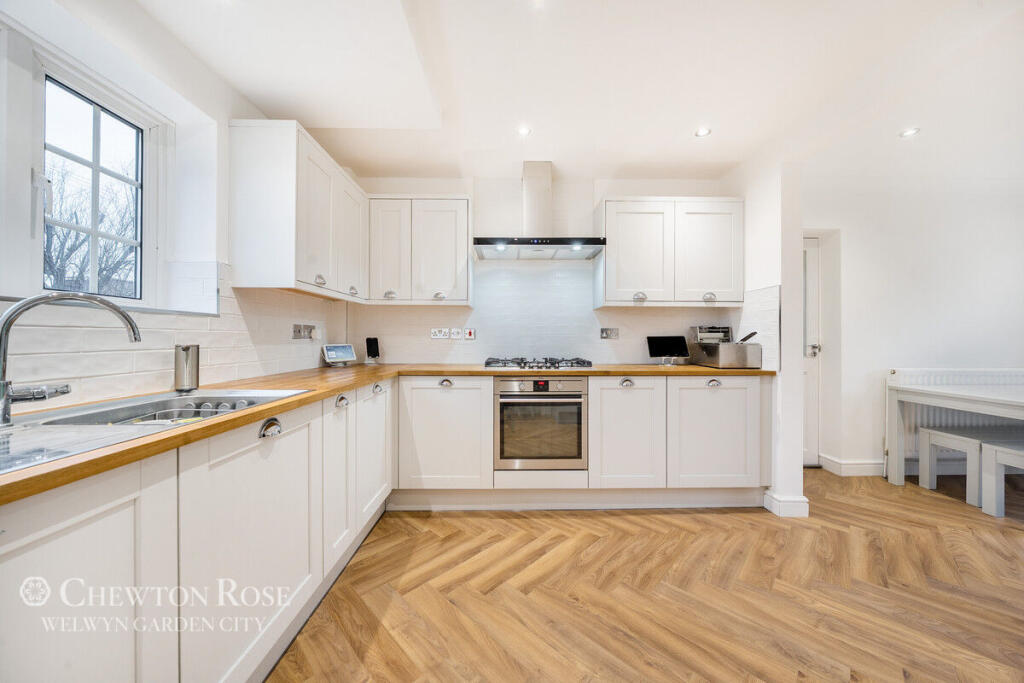 Additional image 8 of Manor Road, ST ALBANS