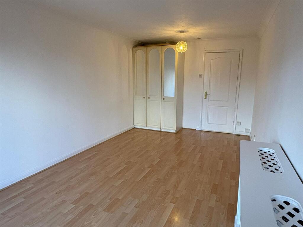 Additional image 4 of Walsingham Close, Hatfield