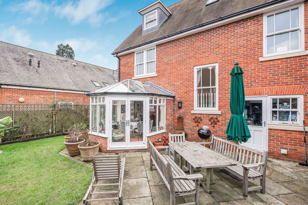 Additional image 22 of Miller Close, Redbourn, AL3