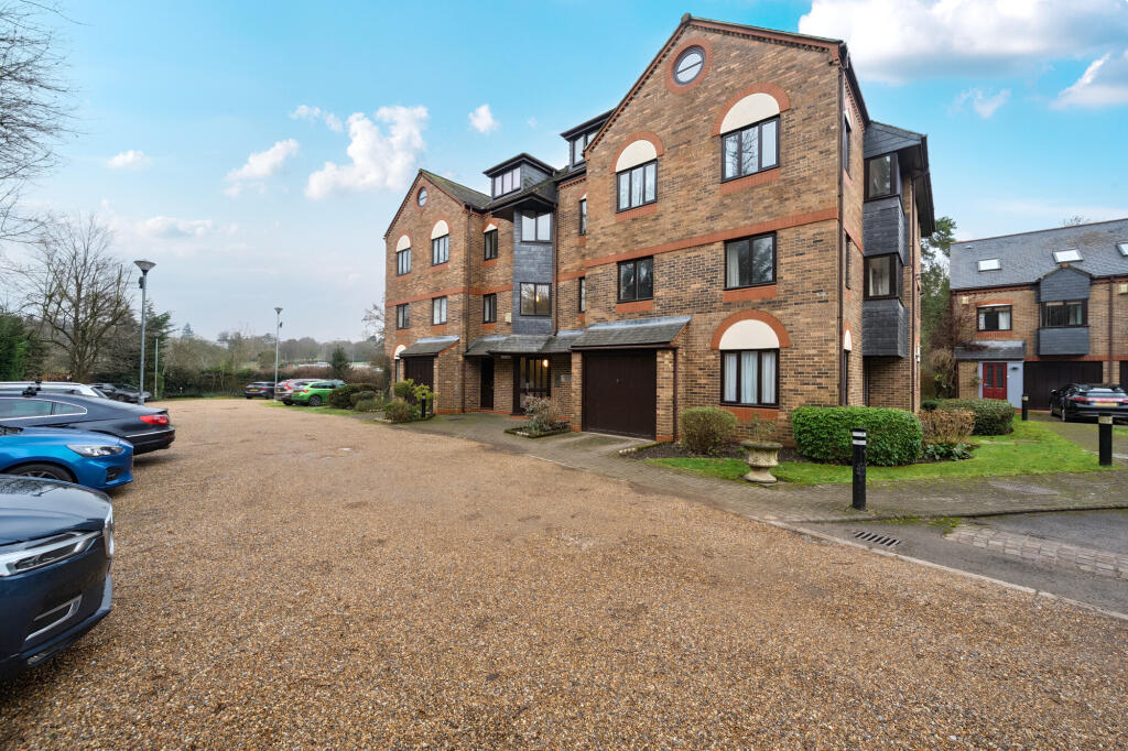 Abbey Mill Lane, St. Albans, AL3