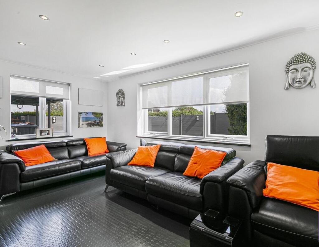 Additional image 16 of Puttocks Drive, Welham Green