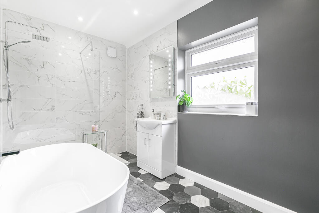 Additional image 13 of Canonsfield, Welwyn, Hertfordshire, AL6