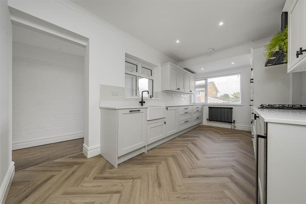 Additional image 6 of Dell Rise, Park Street, St. Albans