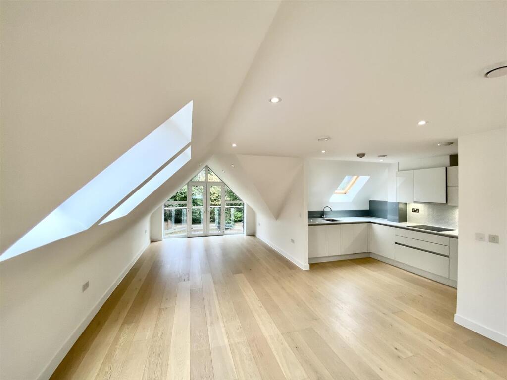 Additional image 14 of Georges Wood Road, Brookmans Park