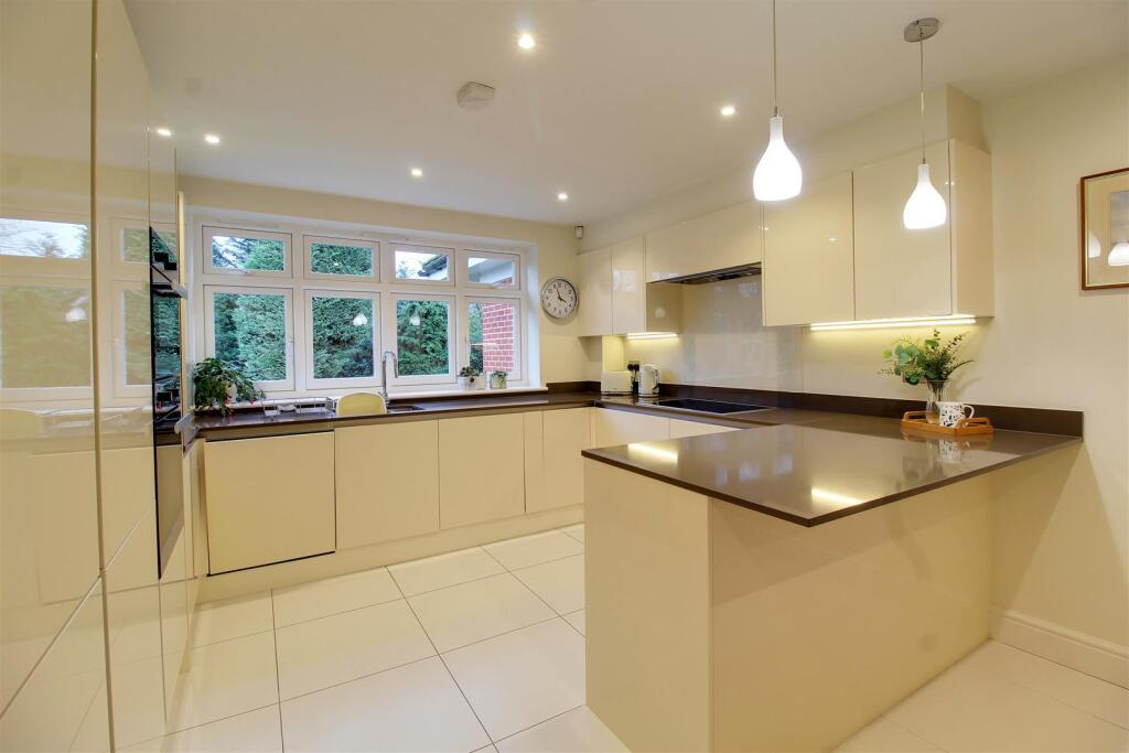 Additional image 5 of Bradmore Way, Brookmans Park