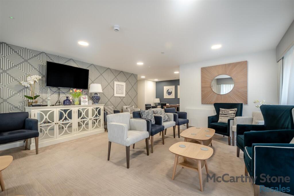 Additional image 35 of Great North Road, Hatfield