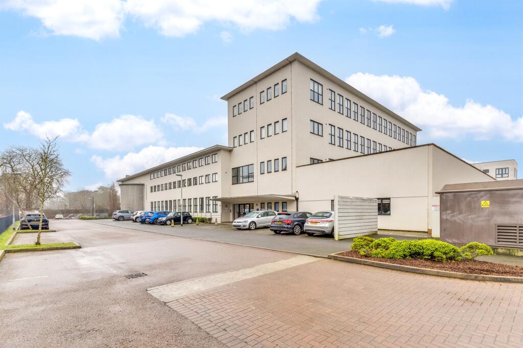 Broadwater Road, WELWYN GARDEN CITY