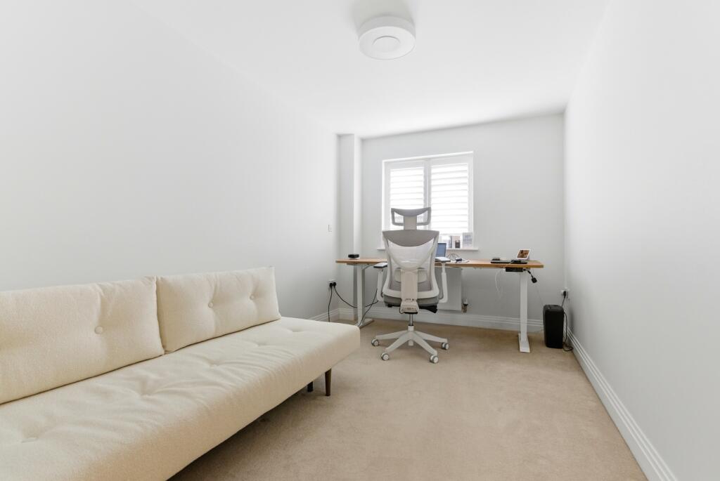 Additional image 16 of Mortimer Crescent, Kings Park, St. Albans, Hertfordshire, AL3