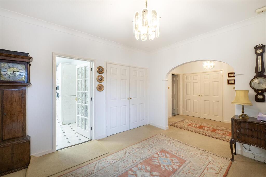 Additional image 6 of Hatching Green, Harpenden