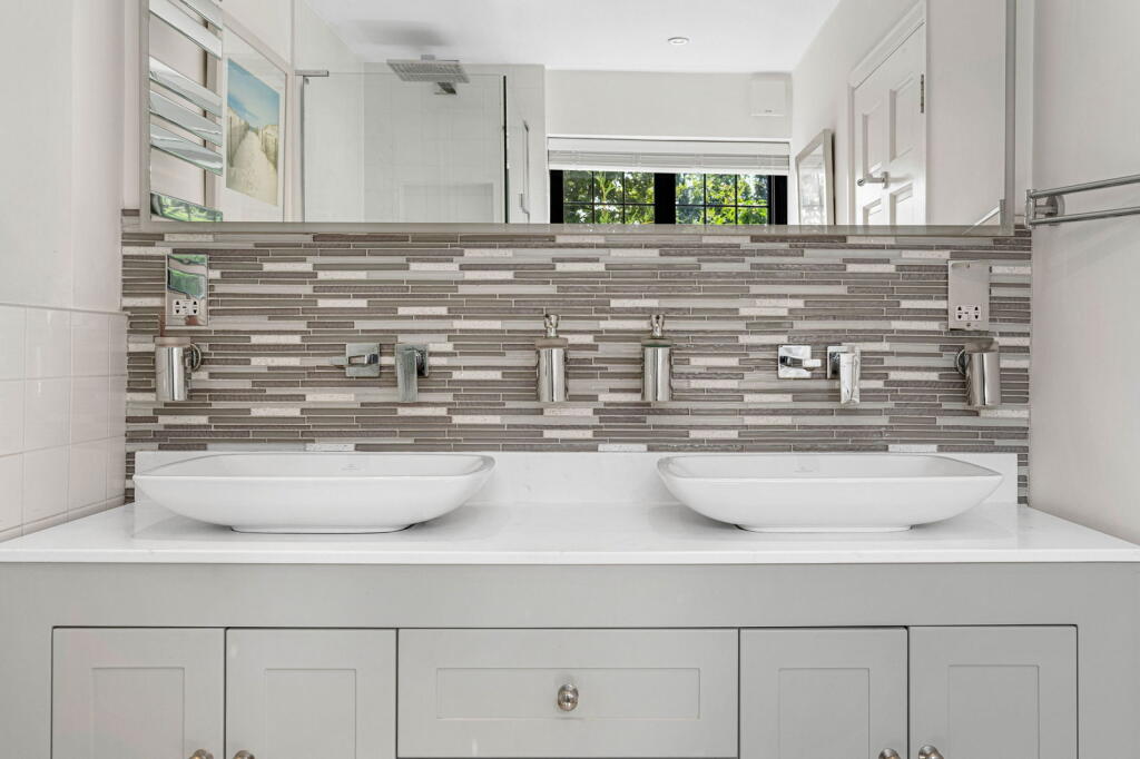 Additional image 29 of Codicote Road, Welwyn, AL6