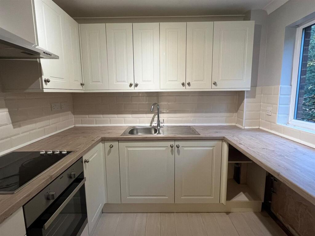 Additional image 13 of Tudor Close, Hatfield