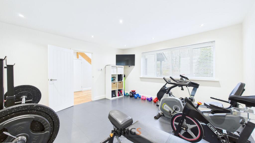 Additional image 22 of Upland Drive, Brookmans Park, AL9