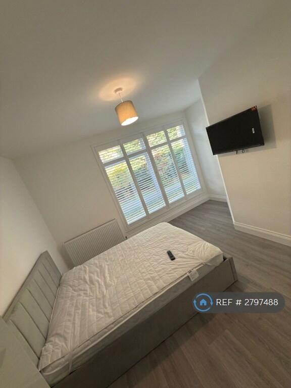 Additional image 4 of How Wood, Park Street, St. Albans, AL2