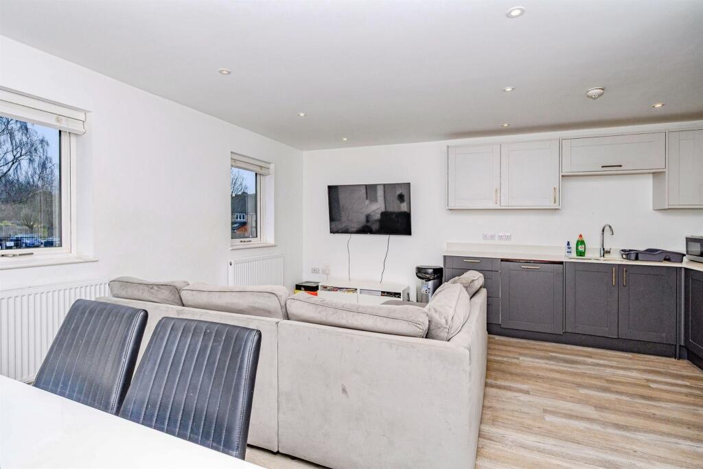 Additional image 3 of Golden Lion Mews, London Colney, St. Albans