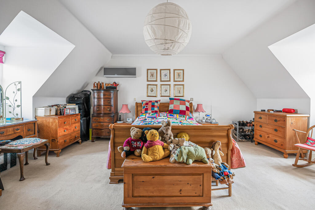 Additional image 13 of Miller Close, Redbourn, AL3