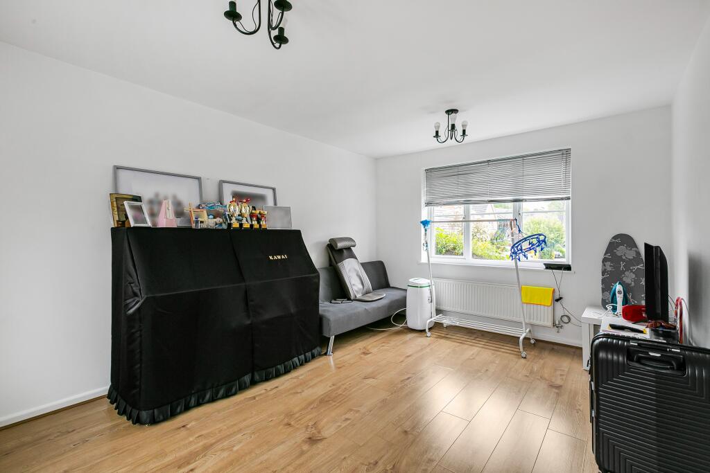 Additional image 3 of Wynches Farm Drive, St Albans, AL4