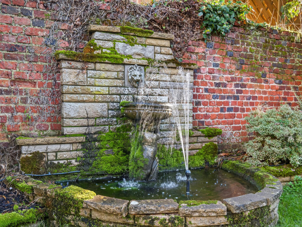 Additional image 15 of Moffats Lane, Brookmans Park, AL9