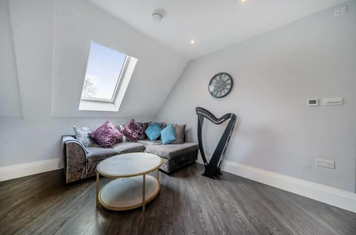 Additional image 4 of Bell Lane, Brookmans Park