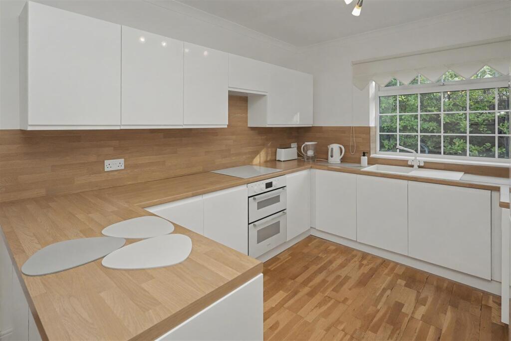 Additional image 2 of Bulls Lane, Brookmans Park