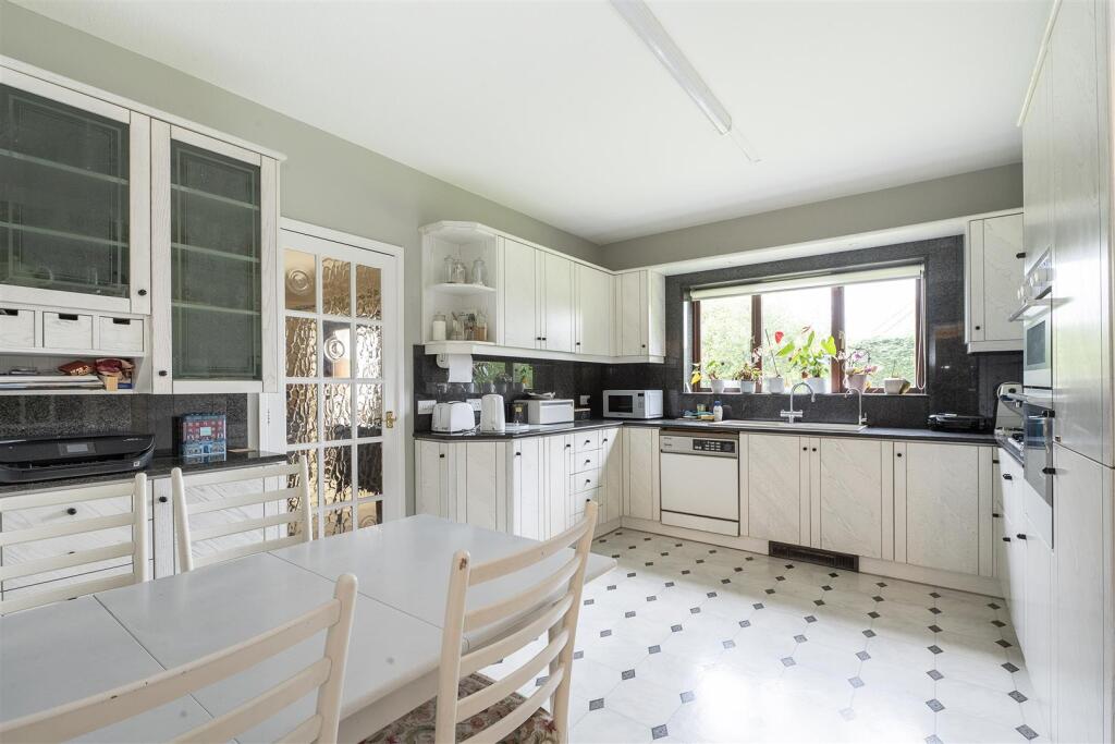 Additional image 2 of Hatching Green, Harpenden