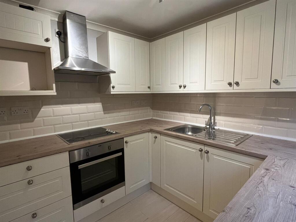 Additional image 3 of Tudor Close, Hatfield